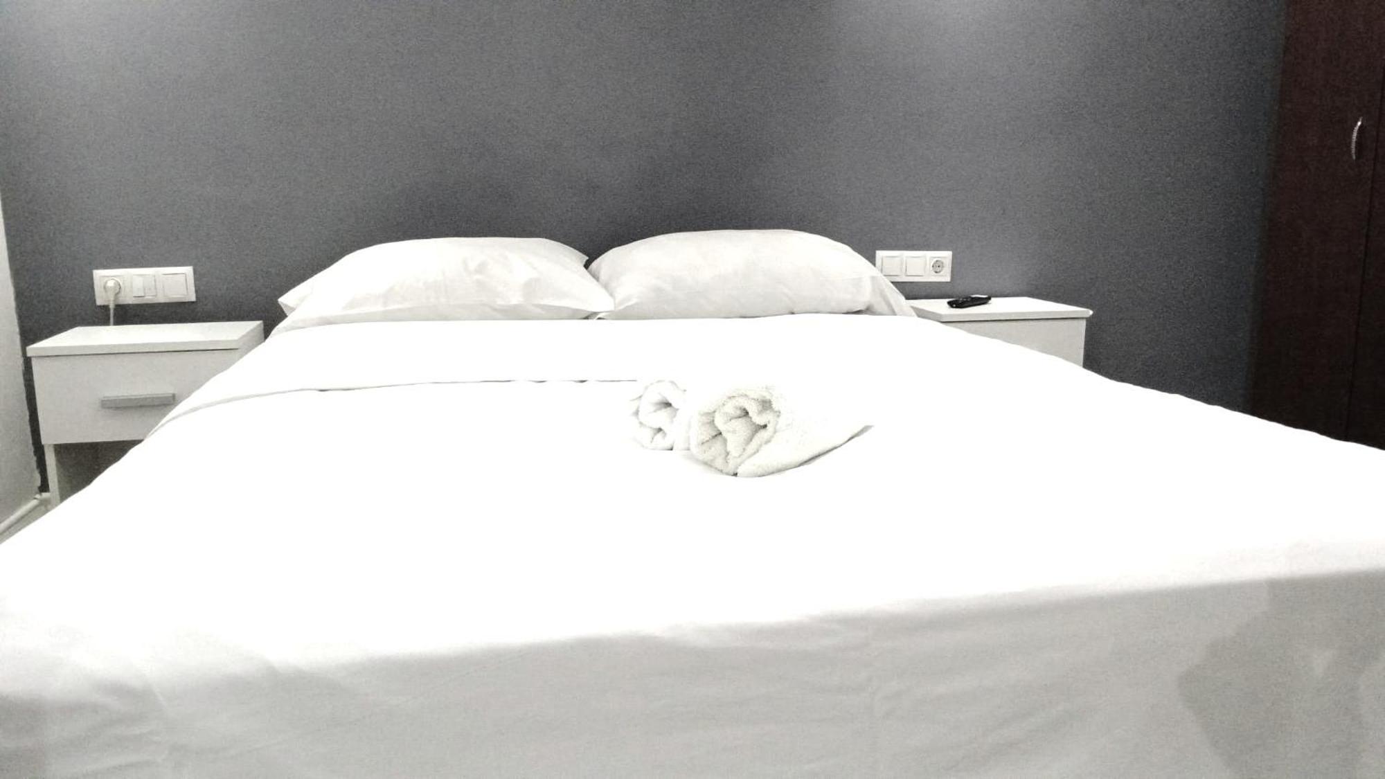 Buna Ziua Apartment Tonitza Nic. 克卢日-纳波卡 外观 照片